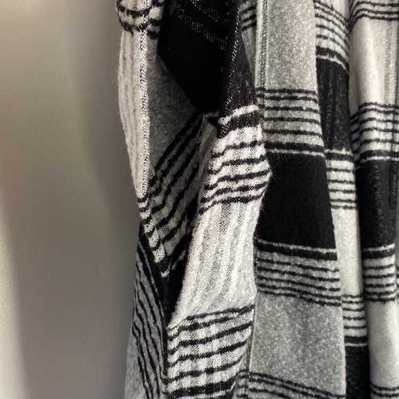 Express Plaid Hooded Poncho - Picture 9 of 14